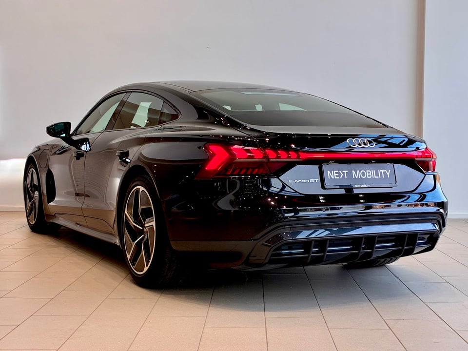Audi e-tron GT quattro 4d