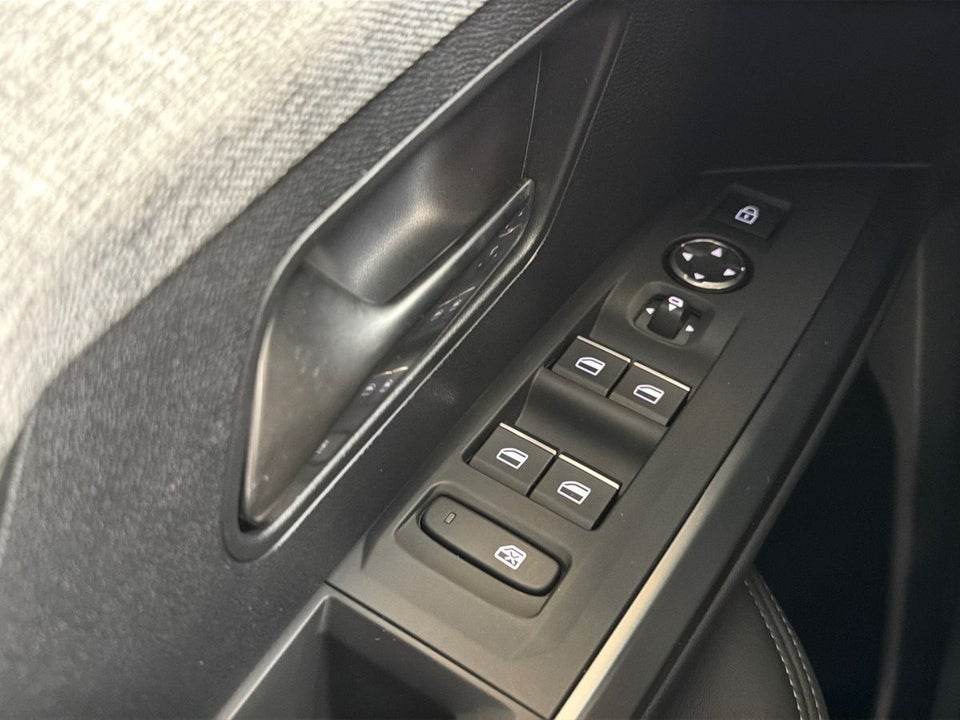 Peugeot e-5008 77 GT Pack 7prs 5d