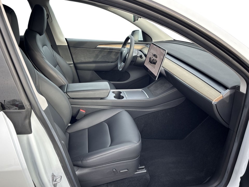 Tesla Model Y RWD 5d
