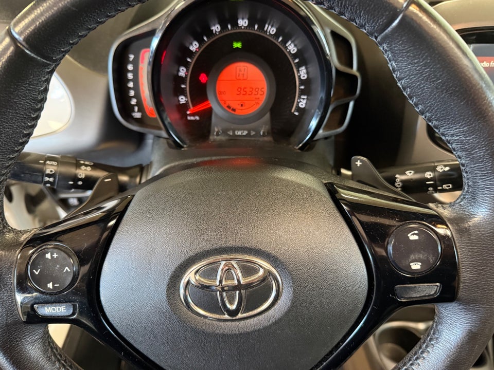 Toyota Aygo 1,0 VVT-i x-sky x-shift 5d