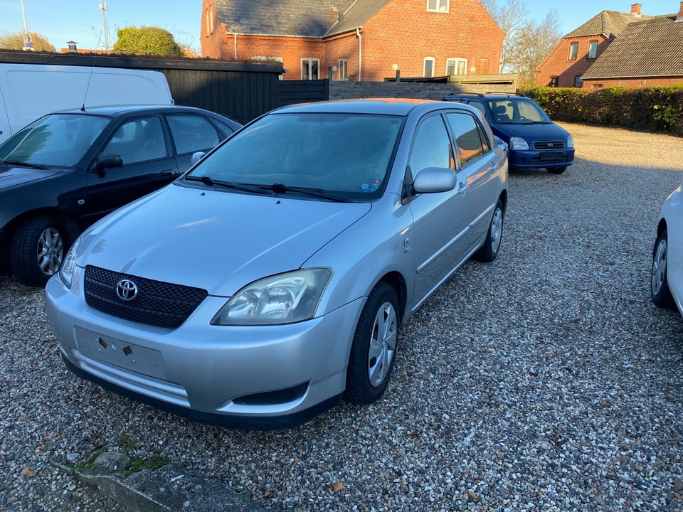 Toyota Corolla 1,6 Terra 5d