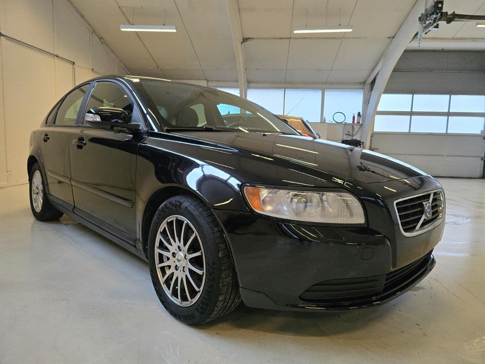 Volvo S40 1,8  4d