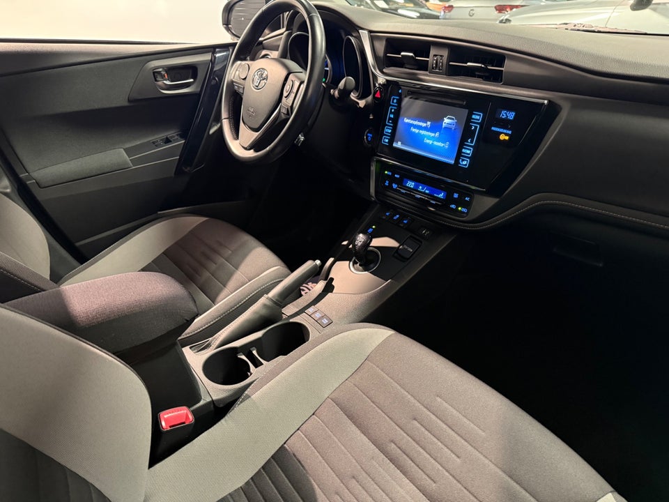 Toyota Auris 1,8 Hybrid H2 Comfort Touring Sports CVT 5d