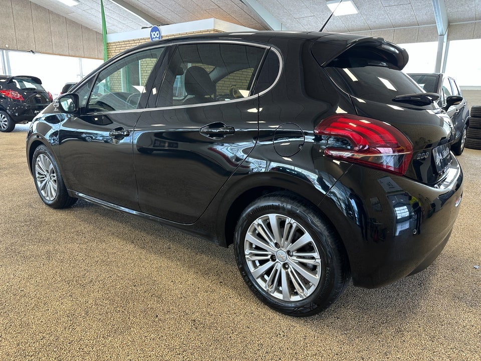Peugeot 208 1,6 BlueHDi 100 Desire 5d
