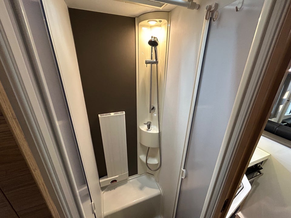 Adria Sonic Supreme 2,3 710 SL aut. 2d