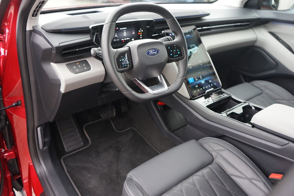 Ford Explorer 77 Premium Extended Range 5d