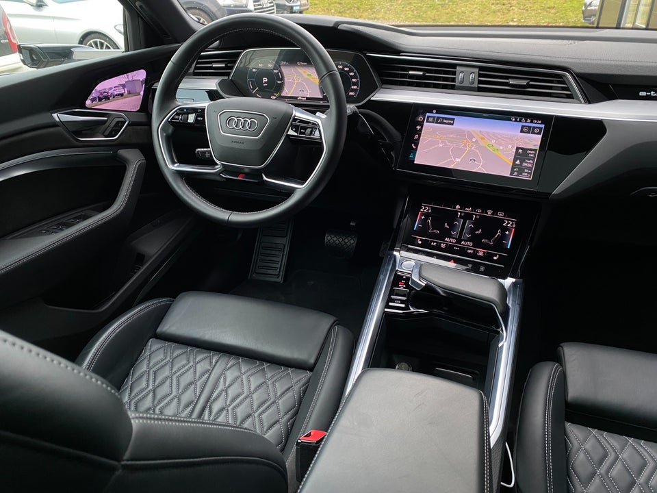 Audi e-tron 55 S-line quattro 5d