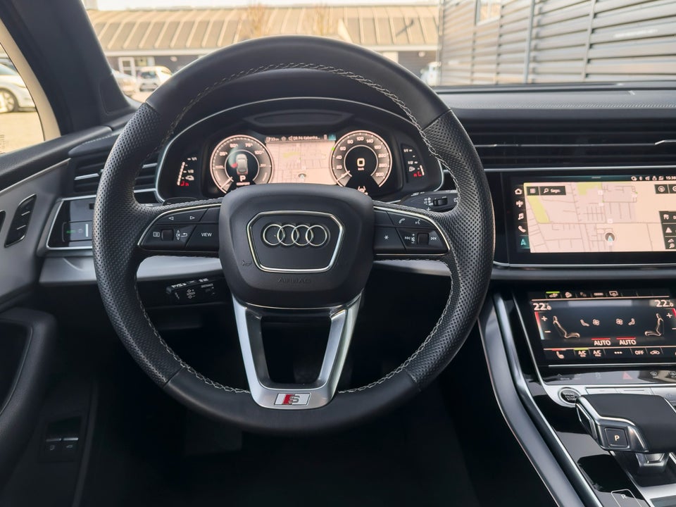 Audi Q7 55 TFSi e S-line quattro Tiptr. 5d