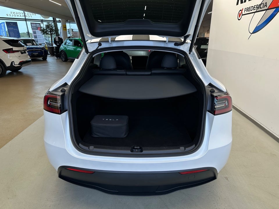 Tesla Model Y RWD 5d