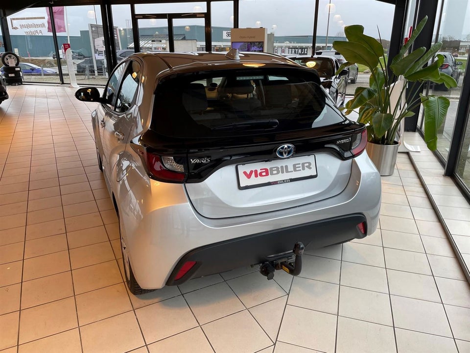 Toyota Yaris 1,5 Hybrid H3 e-CVT 5d