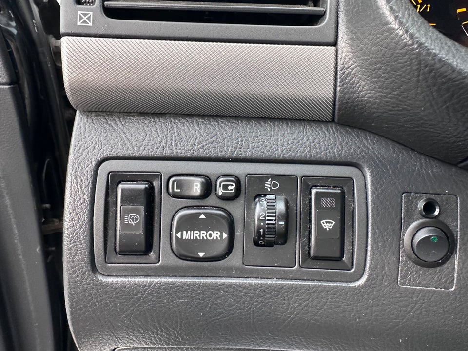 Toyota Avensis 2,0 Sol stc. 5d