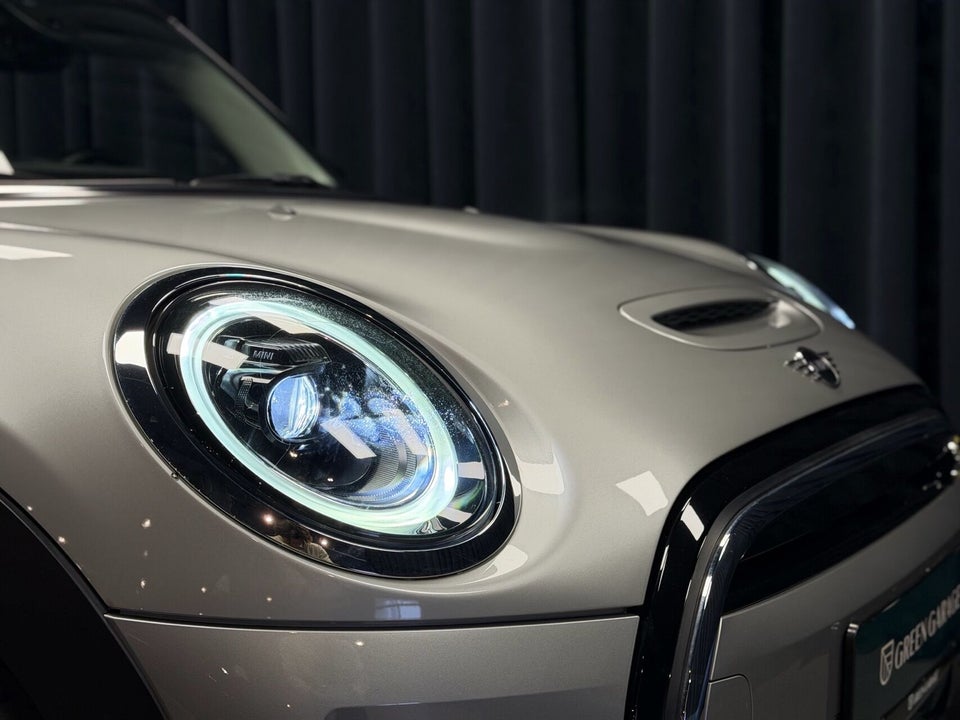 MINI Cooper SE Essential 3d