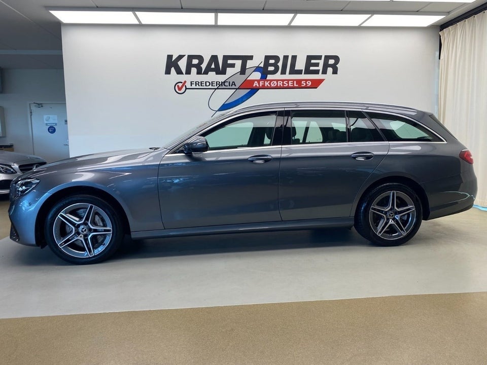 Mercedes E300 de 2,0 AMG Line stc. aut. 4Matic 5d