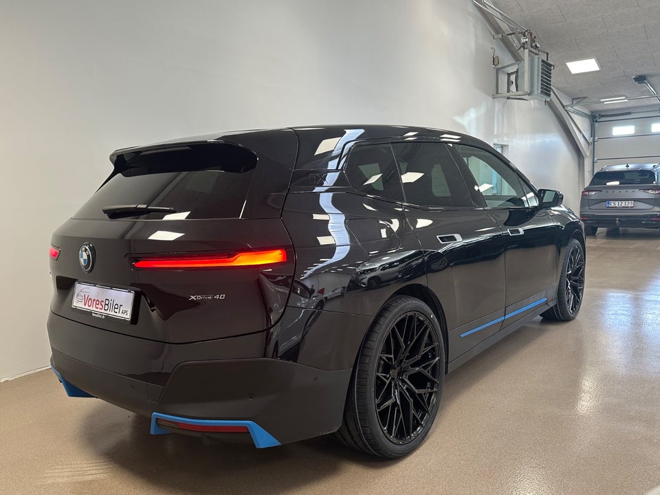 BMW iX xDrive40 5d