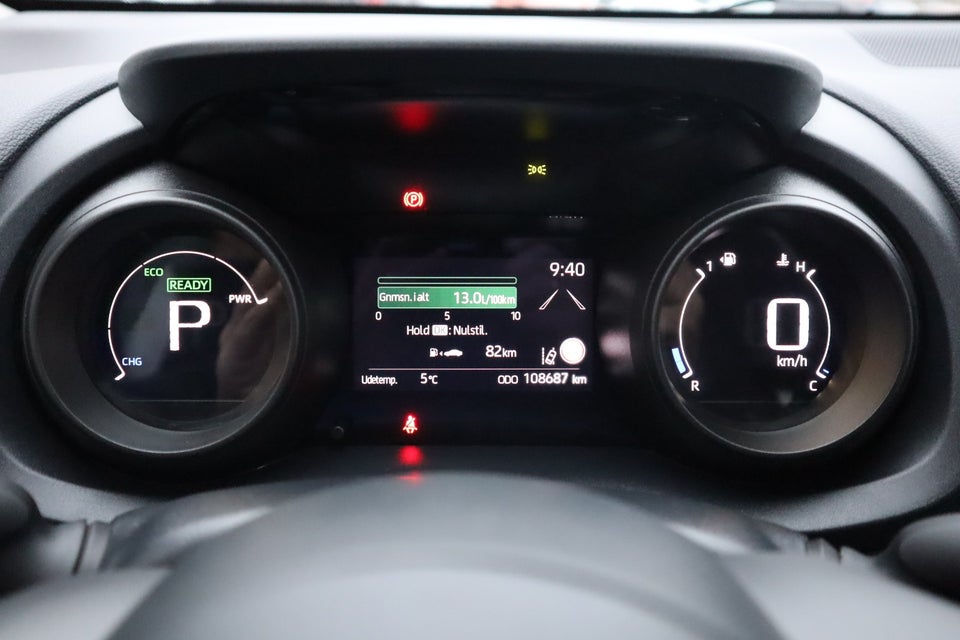 Toyota Yaris 1,5 Hybrid Active Tech Design e-CVT 5d