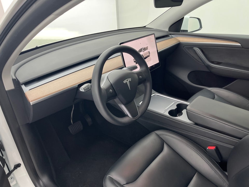 Tesla Model Y Long Range AWD 5d