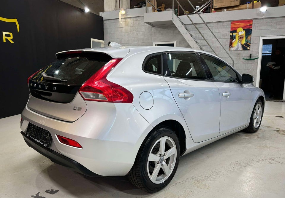 Volvo V40 1,6 D2 115 Kinetic Drive-E 5d