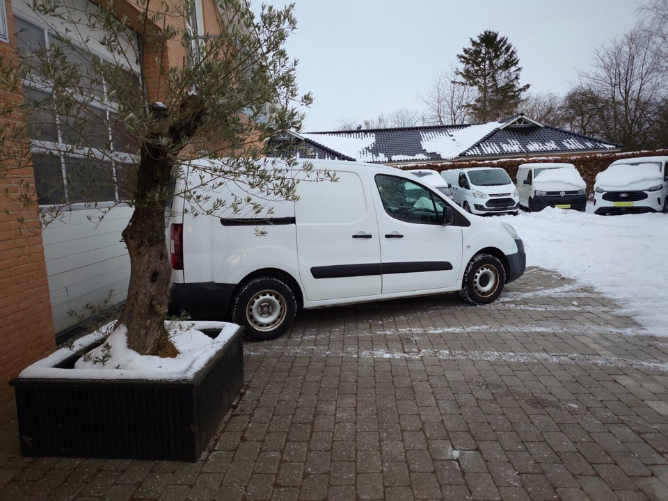 Peugeot Partner 1,6 BlueHDi 100 L2 Flex Van 5d