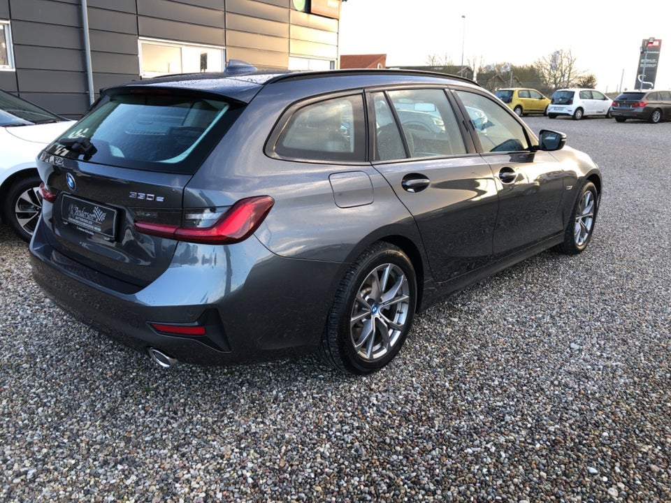 BMW 330e 2,0 Touring Sport Line aut. 5d