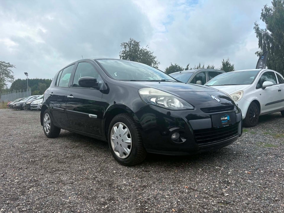 Renault Clio III 1,2 16V Authentique 5d