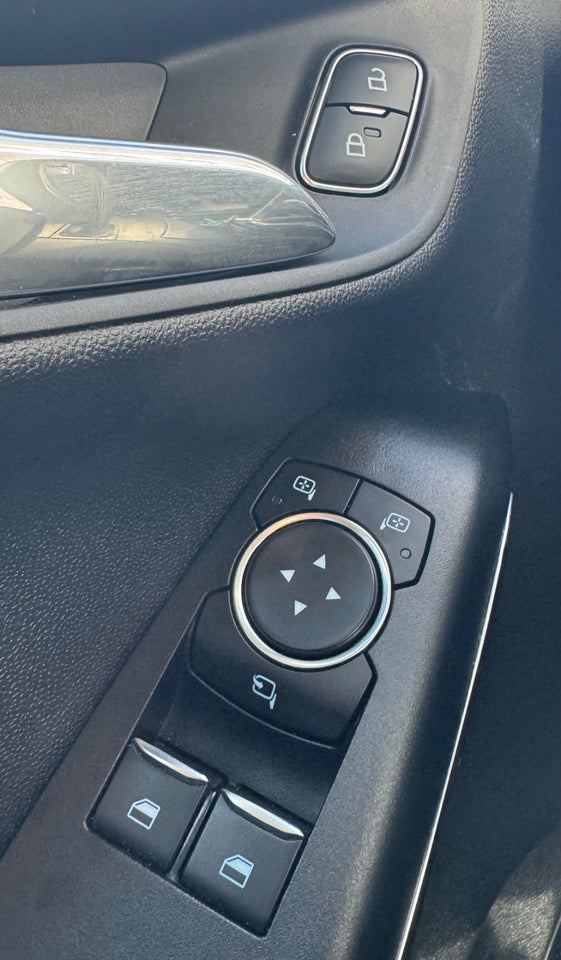 Ford Fiesta 1,0 EcoBoost Titanium 5d