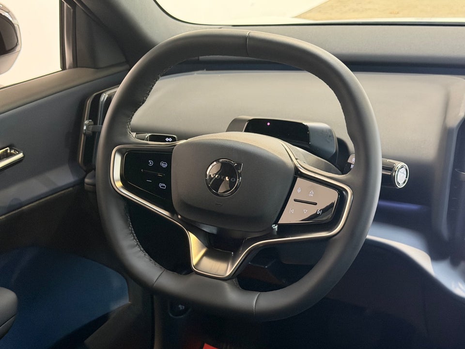 Volvo EX30 Extended Range Plus 5d