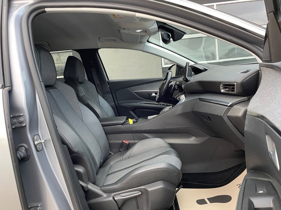 Peugeot 3008 1,6 Hybrid Allure EAT8 5d