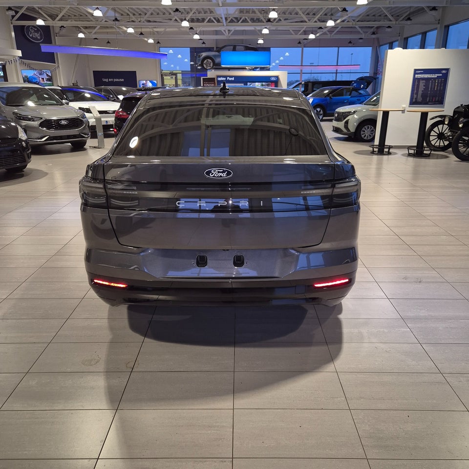 Ford Capri 82 Premium Extended Range 5d