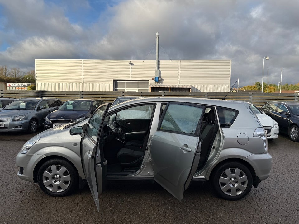 Toyota Corolla Verso 1,6 VVT-i Terra 5d