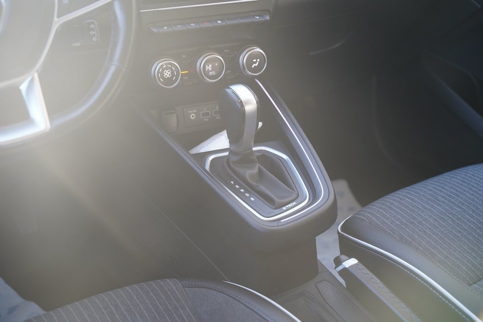 Renault Clio V 1,6 E-Tech Intens 5d