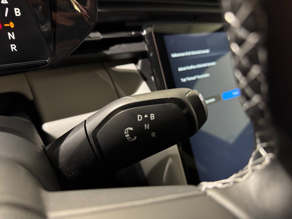 Ford Explorer 84 Premium Extended Range AWD 5d