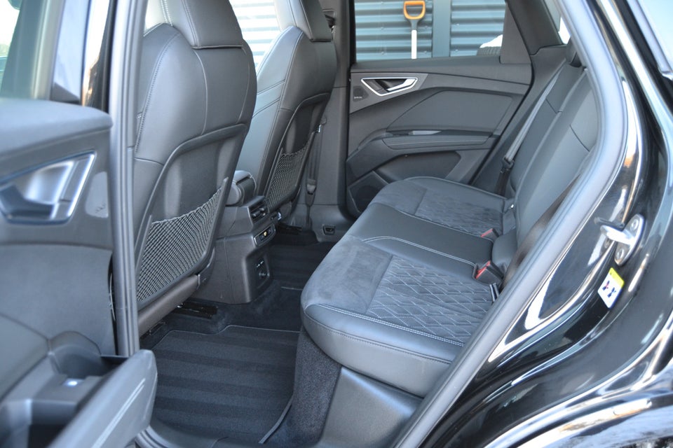 Audi Q4 e-tron 50 S-line quattro 5d