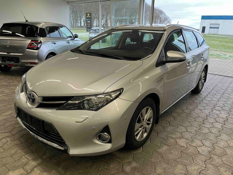 Toyota Auris 1,8 Hybrid H2+ Touring Sports CVT 5d