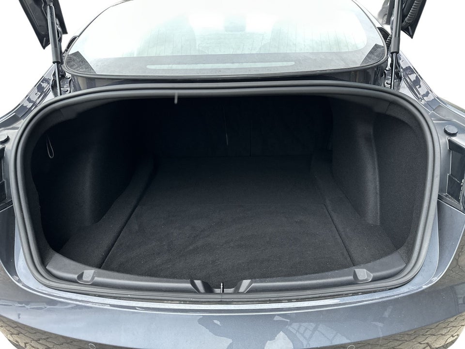 Tesla Model 3 Standard Range+ RWD 4d