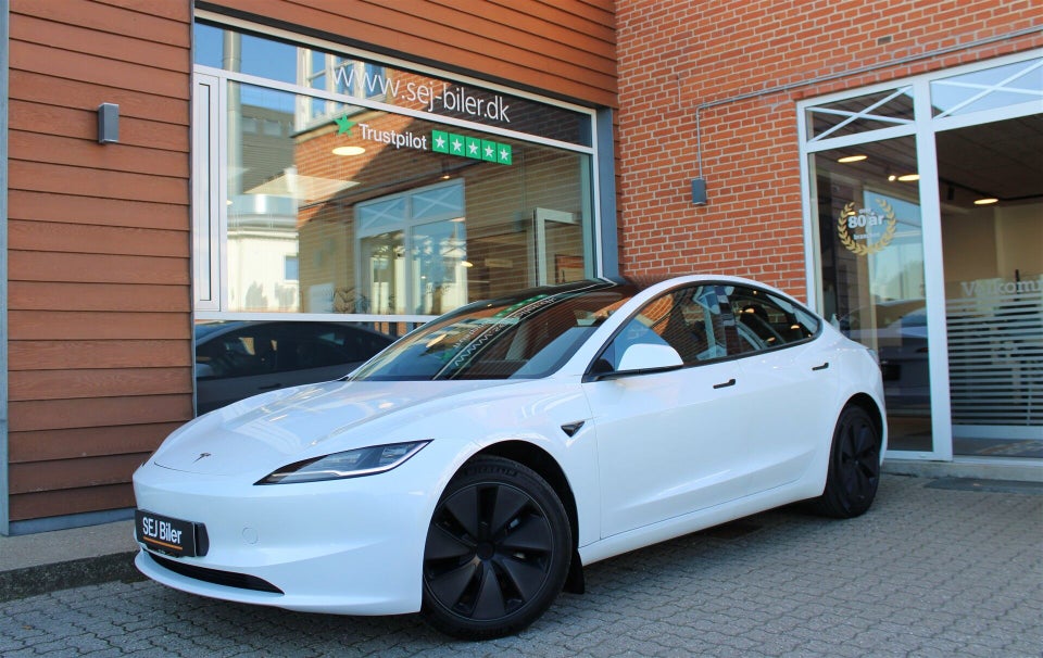 Tesla Model 3 RWD 4d