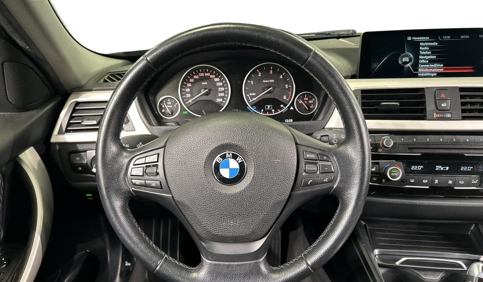 BMW 320d 2,0 Touring 5d
