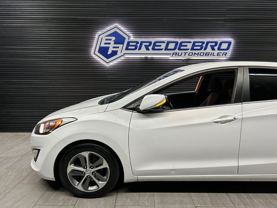 Hyundai i30 1,6 CRDi 110 EM-Edition 5d