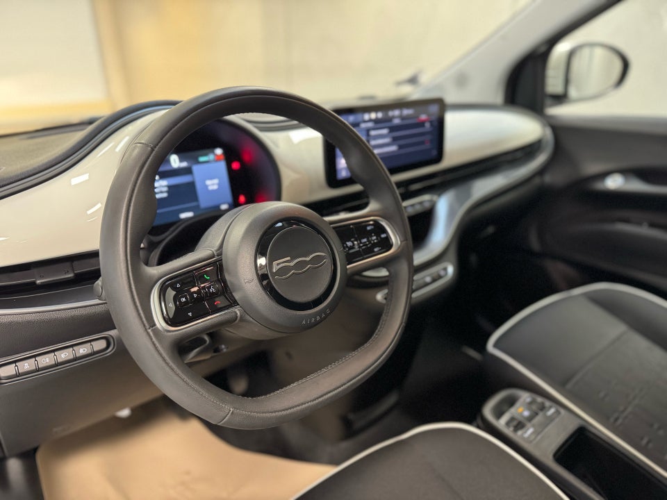 Fiat 500e 42 Icon 3d