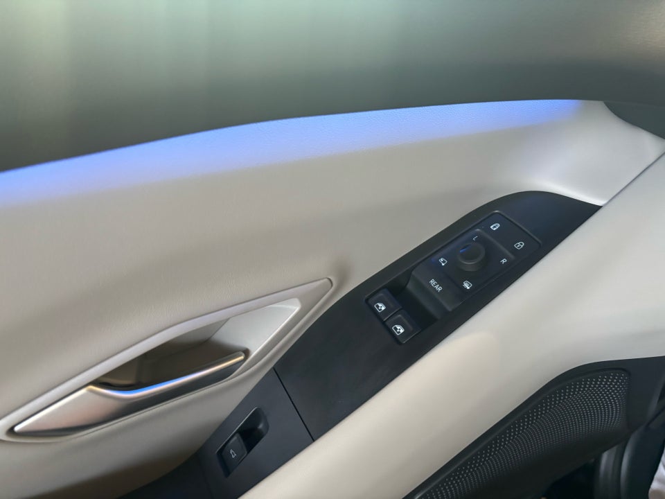 Ford Explorer 82 Premium Extended Range 5d