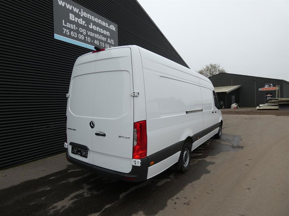 Mercedes Sprinter 317 2,0 CDi A4 Kassevogn aut. RWD