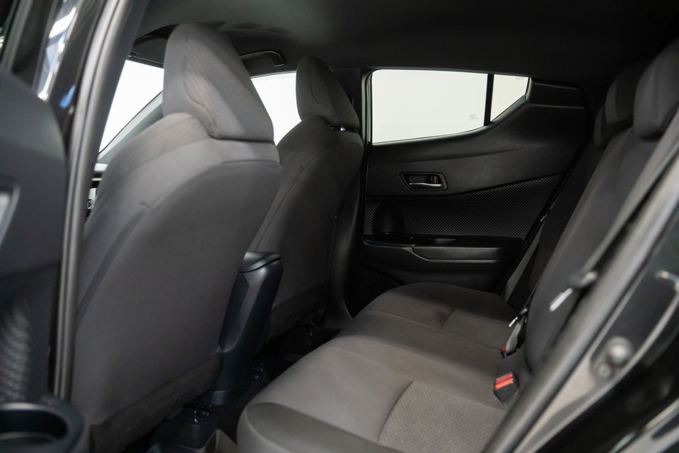 Toyota C-HR 1,8 Hybrid C-LUB Business CVT 5d
