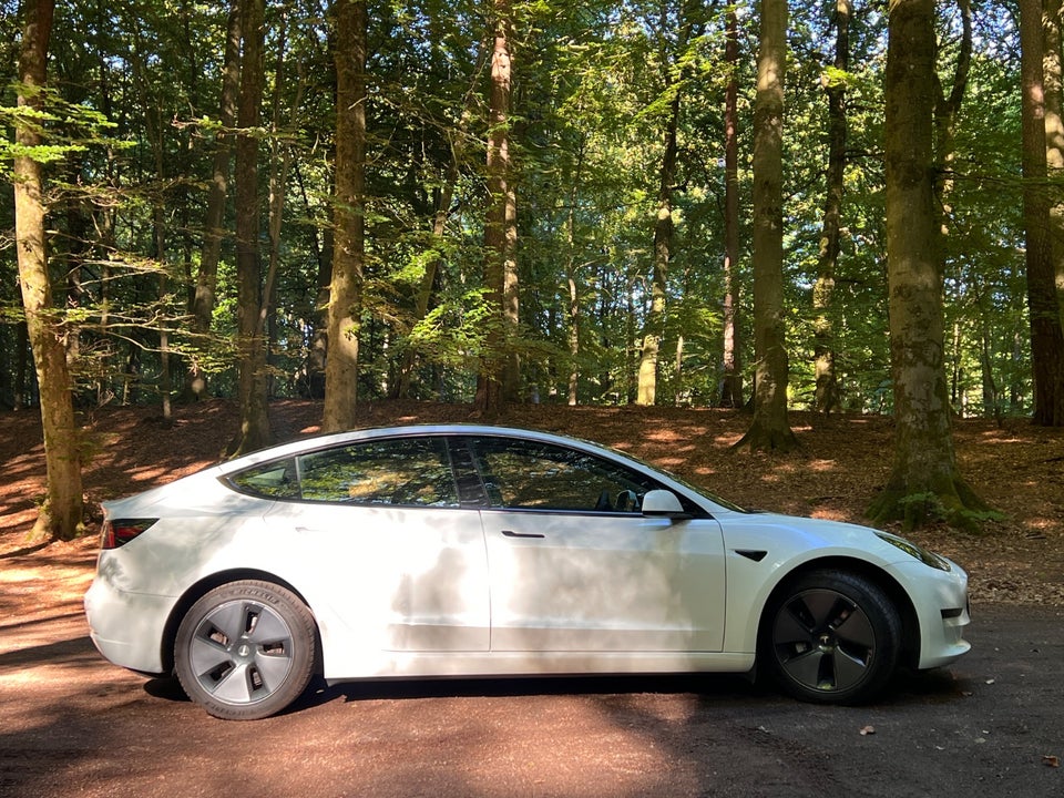 Tesla Model 3 Long Range AWD 4d