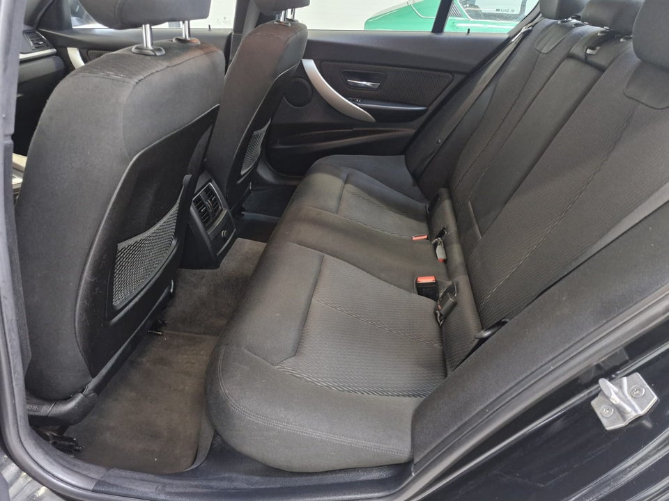 BMW 318i 1,5 aut. 4d