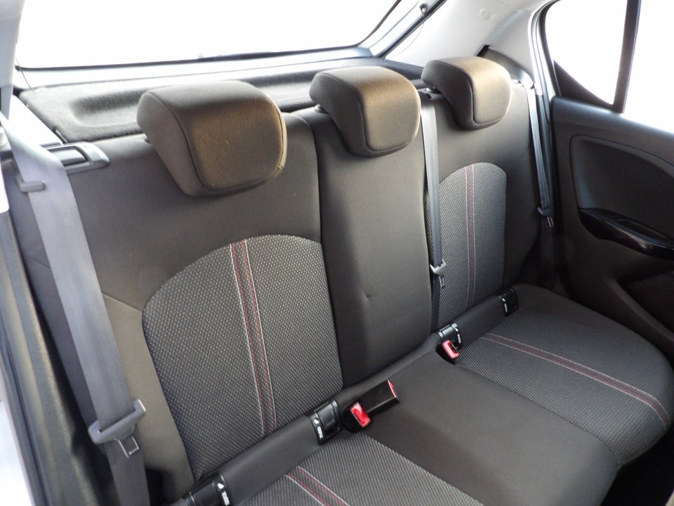 Opel Corsa 1,4 16V Sport 5d