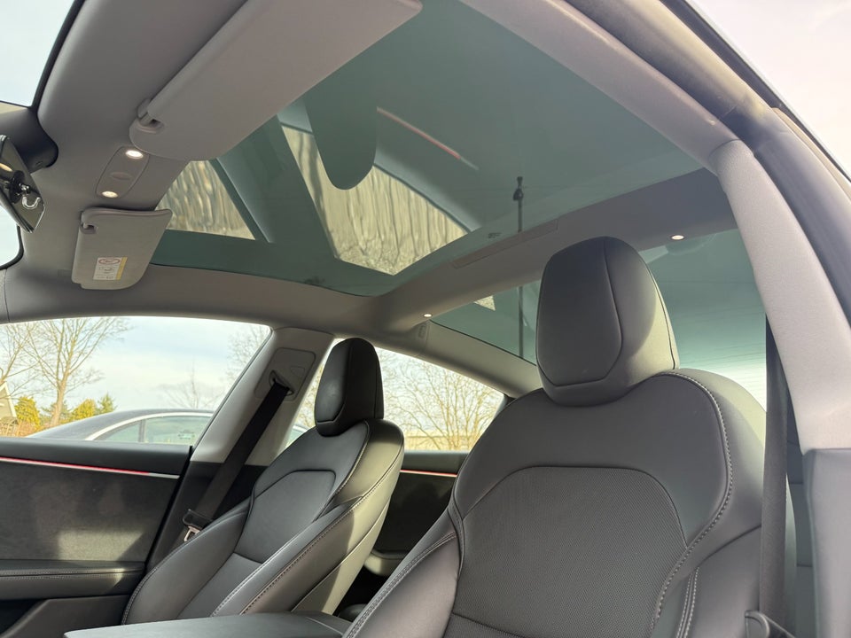 Tesla Model 3 Long Range AWD 4d