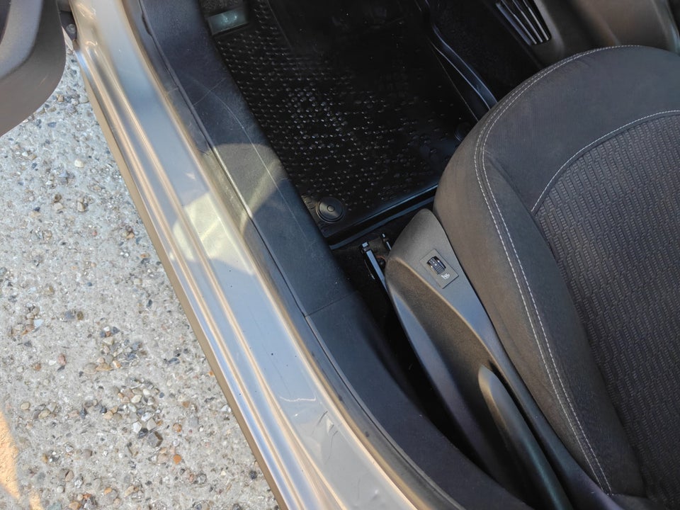 Peugeot 208 1,2 PureTech 82 Active 5d