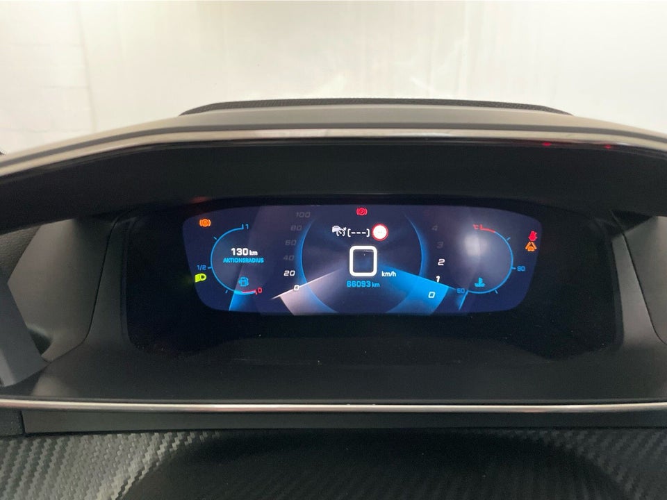 Peugeot 208 1,5 BlueHDi 100 Allure Sky 5d