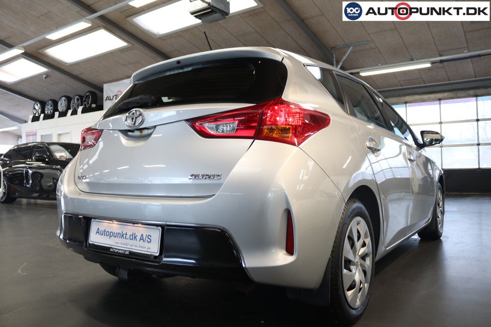 Toyota Auris 1,4 D-4D T2 5d