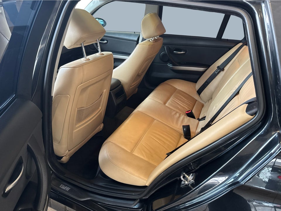 BMW 325i 2,5 Touring 5d