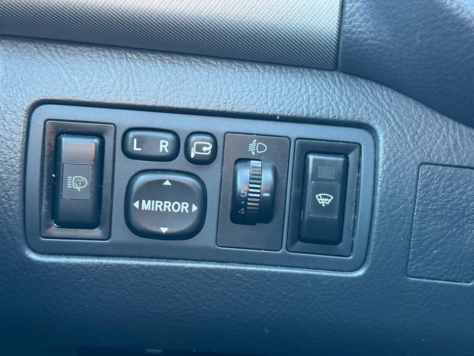 Toyota Avensis 1,8 VVT-i Terra stc. 5d